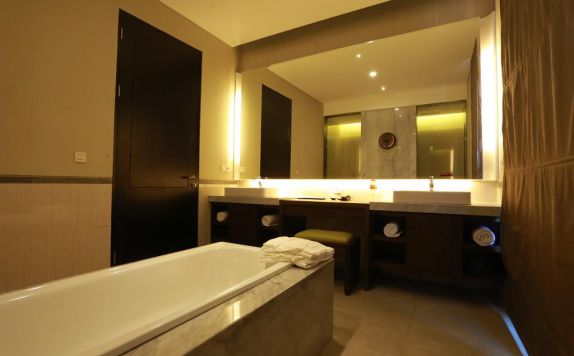 Bathroom di El Royale Hotel and Resort