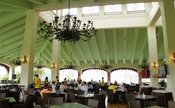 restaurant di Emeralda Golf Course