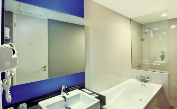 Tampilan Bathroom Hotel di Fabu Hotel