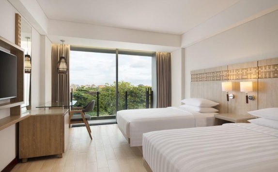guest room twin bed di Fairfield by Marriott Bali Legian
