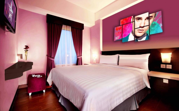 guest room di Fame Hotel Gading Serpong