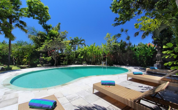swiming pool di Fare Ti'i (Villa Ti'i Bali)