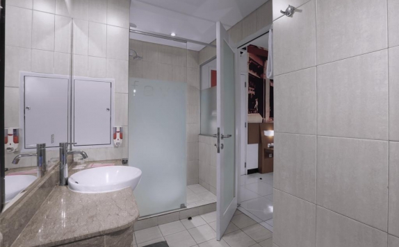 Bathroom di Favehotel Braga