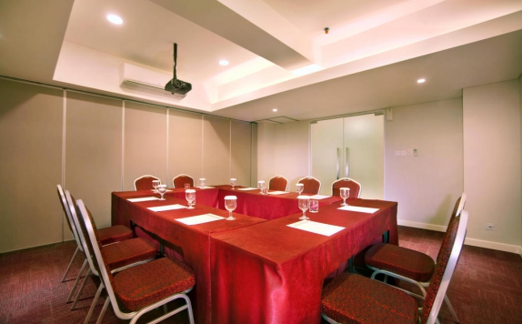 Meeting Room di Favehotel Gatot Subroto
