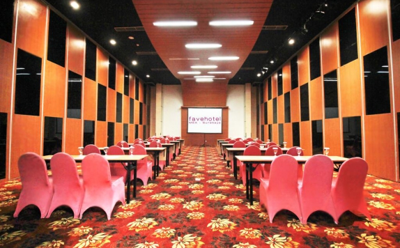 Meeting Room di Favehotel Mex Building Surabaya