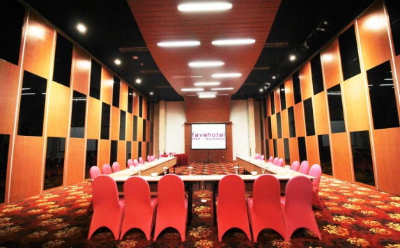 Meeting room di Favehotel Mex Building Surabaya
