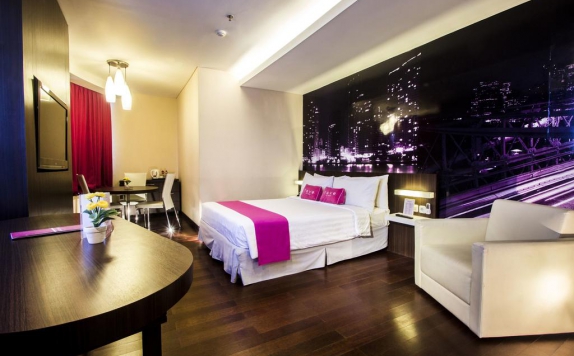 Tampilan Bedroom Hotel di Favehotel Mex Building Surabaya