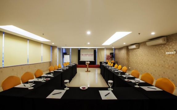 Meeting room di Favehotel MT Haryono Balikpapan