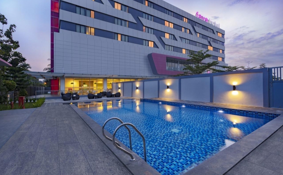 Swimming Pool di favehotel Subang