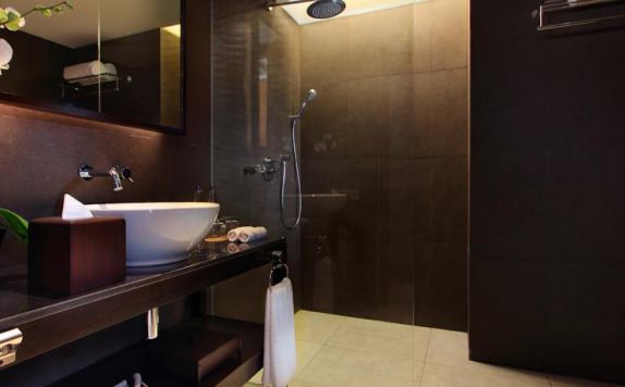 bathroom di Fontana Hotel Bali