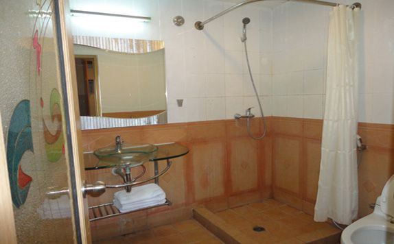 Bathroom di Formosa Hotel