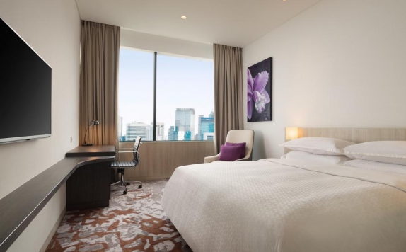 Guest room di Four Points by Sheraton Jakarta Thamrin