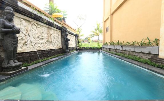swimming pool di Frangipani Bungalow
