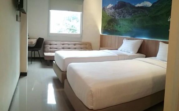 Guest Room di Front One Airport Solo