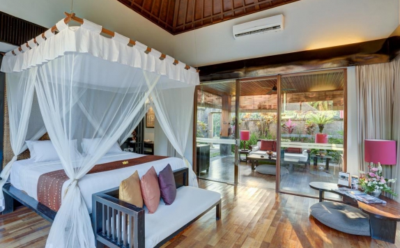 Tampilan Bedroom Hotel di Furama Villas & Spa Ubud