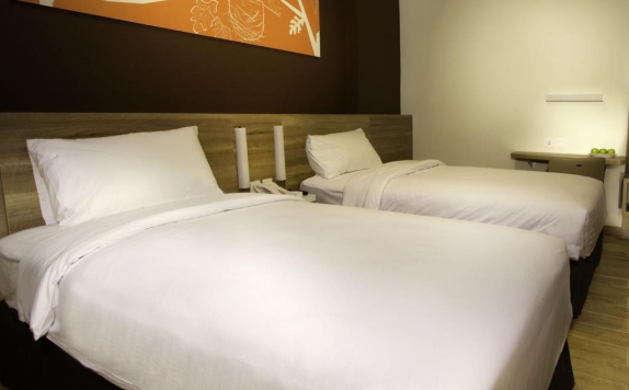 guest room twin bed di G7 Hotel