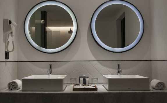 Bathroom di Gaia Cosmo Hotel