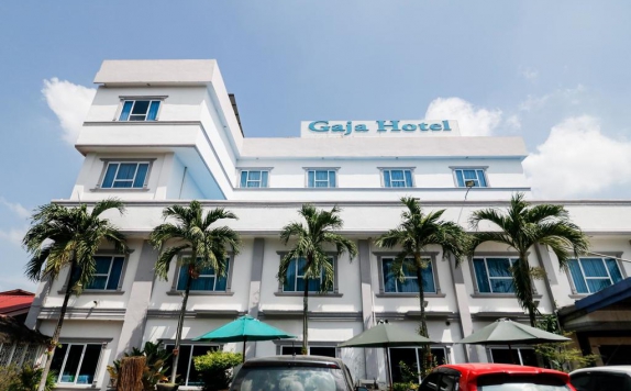 Front view di Gaja Hotel Pekanbaru