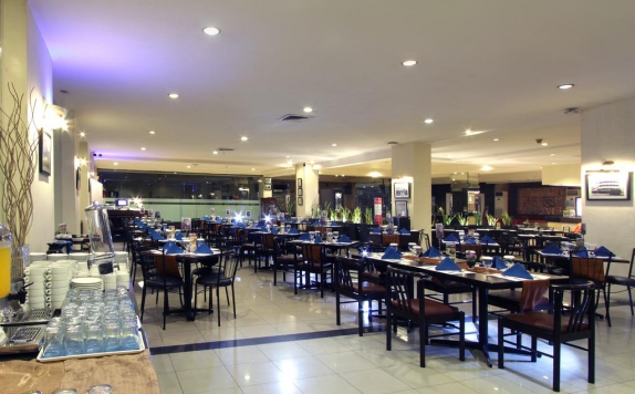 Restaurant di Garuda Plaza Hotel