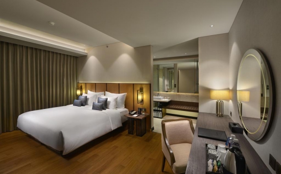 Tampilan Bedroom Hotel di Golden Tulip Holland Resort Batu