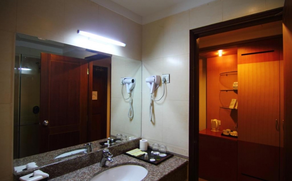 Bathroom di Golden View Hotel