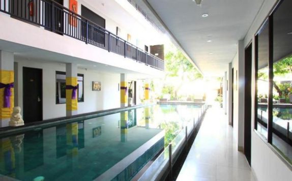 swimming pool di Gosyen Hotel