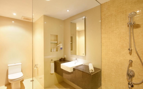 Bathroom di Grage Jogja Hotel