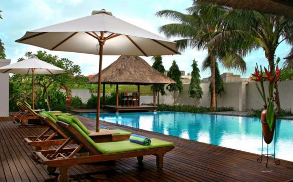 swimming pool di Grand Akhyati Villas and Spa