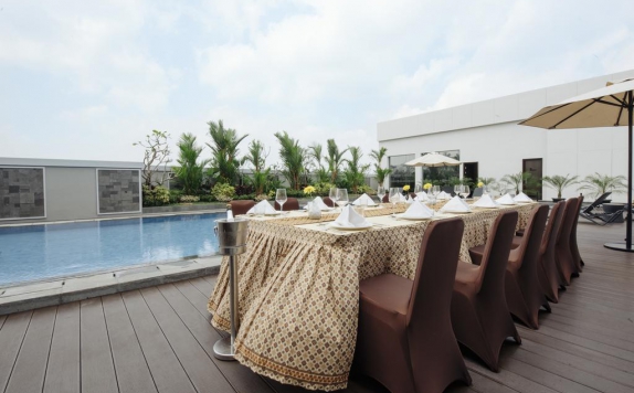 Swimming Pool di Grand Ambarrukmo Yogyakarta