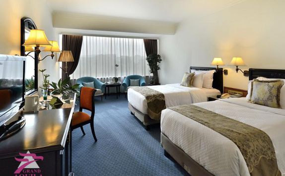 guest room twin bed di Grand Aquila Hotel