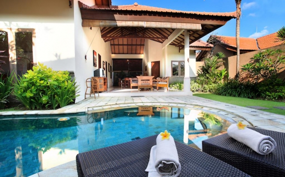 Swimming Pool di Grand Bali Villa