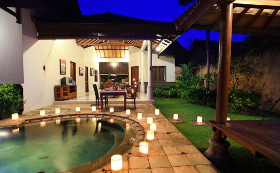 Swimming Pool di Grand Bali Villa