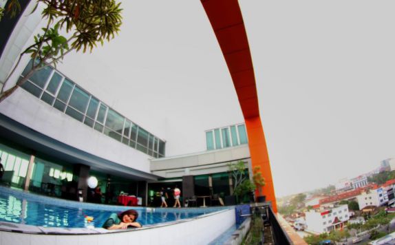 Swimming pool di Grand Central Pekanbaru