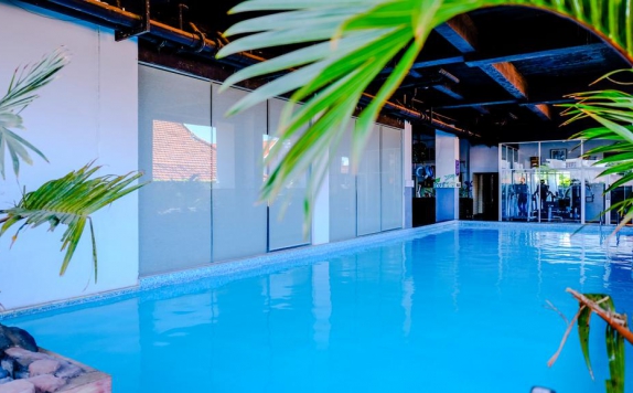 Swimming Pool di Grand Darmo Suite