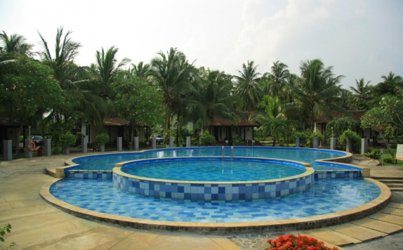 Swimming Pool di Grand Elty Krakatoa (ex. Kalianda Resort)