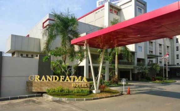 exterior di Grand Fatma Hotel