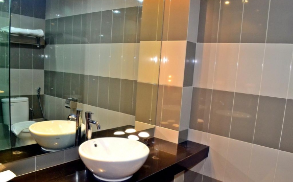 Bathroom di Grand Impression Hotel