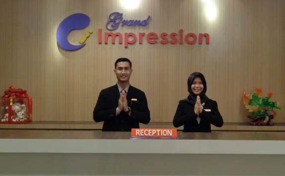 Receptionist di Grand Impression Hotel