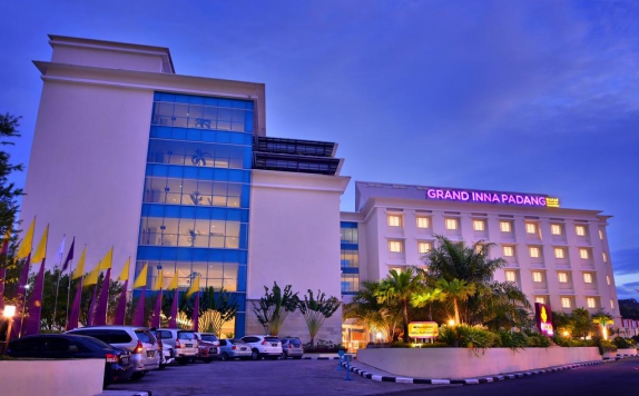 Tampilan Luar di Grand Inna Muara Padang Hotel