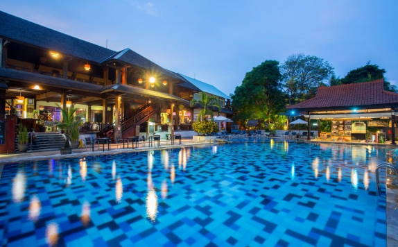 Swiming Pool di Grand Istana Rama