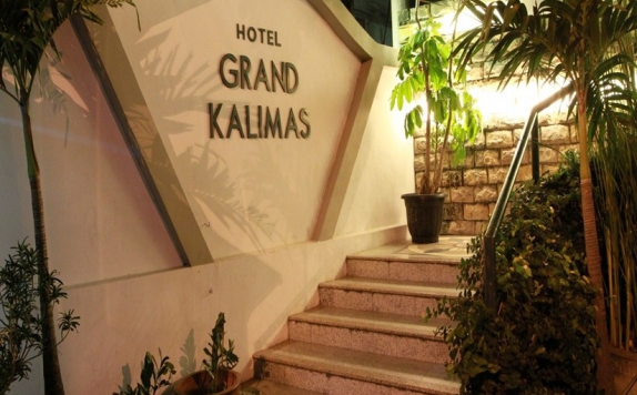 Eksterior di Sofyan Inn Grand Kalimas Hotel Syariah