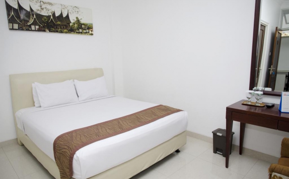 Tampilan Bedroom Hotel di Grand Kartini Hotel