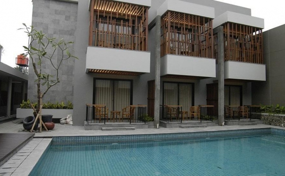 swiming pool di Grand Laguna Hotel And Villa