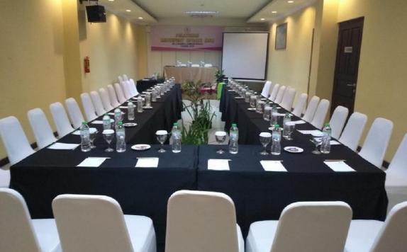 Meeting Room di Grand Madani Hotel