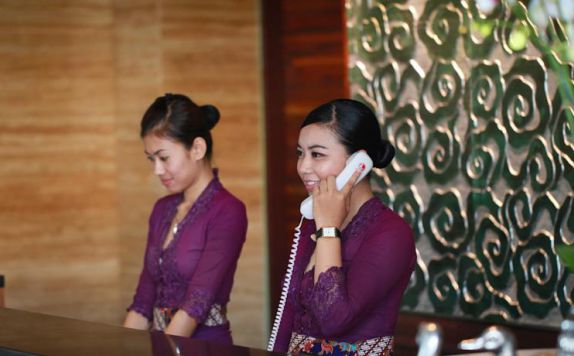 receptionist di Grand Mega Resort & Spa Bali