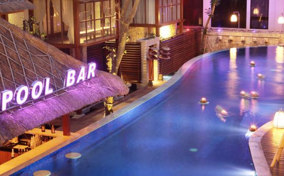 swimming pool di Grand Mega Resort & Spa Bali