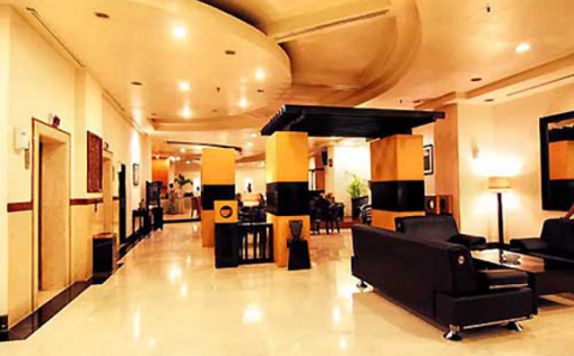 Pub/Lounge di Grand Meza Makassar (ex. Banua Hotel)