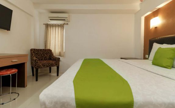 Double Bed Room Hotel di Grand Populer Hotel