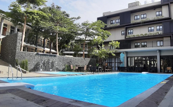 Swimming Pool di Grand Purnama Hotel