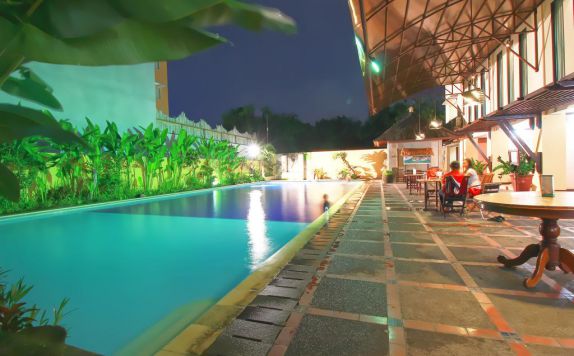 swimming pool di Grand Santhi